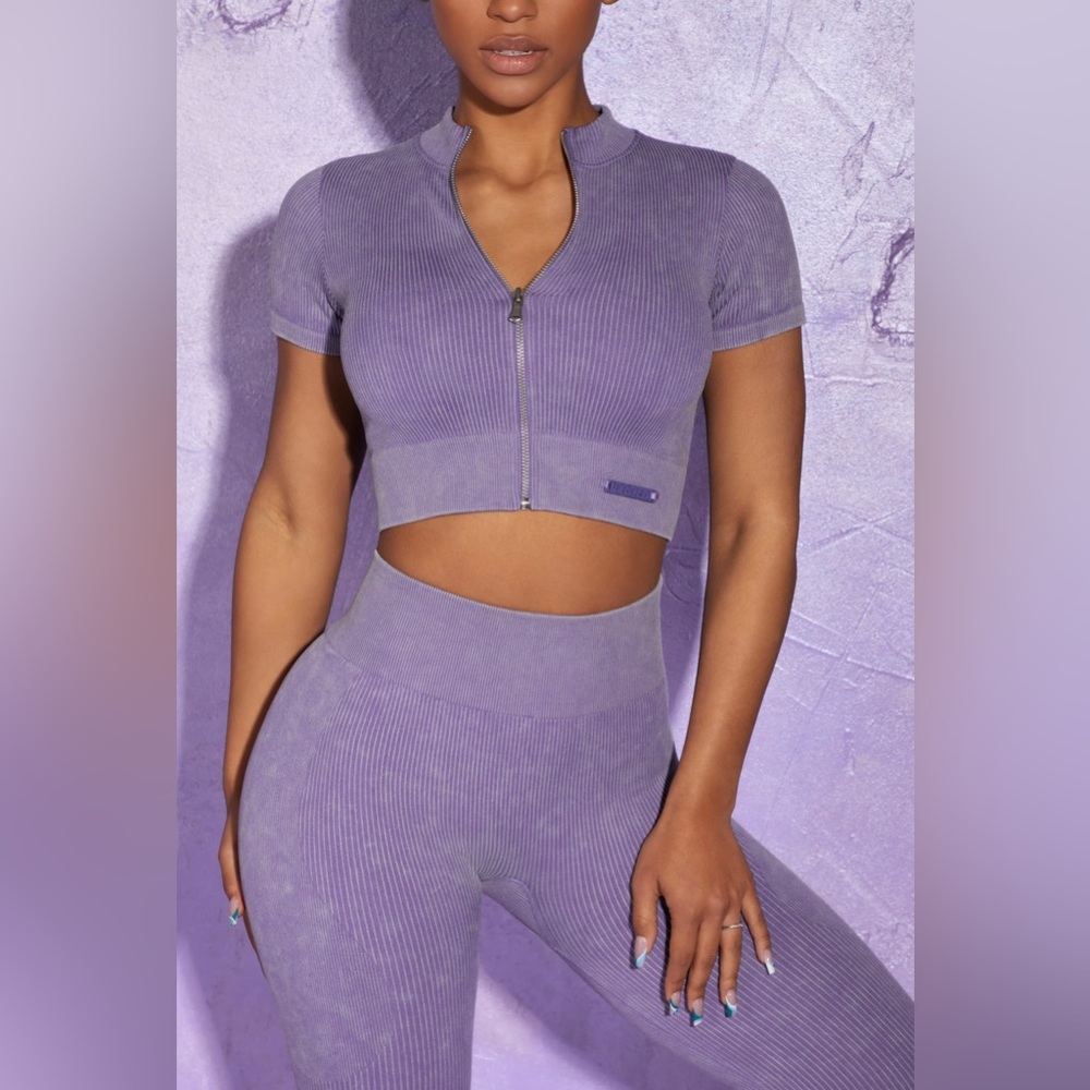 BO&TEE crop top & leggings in violet